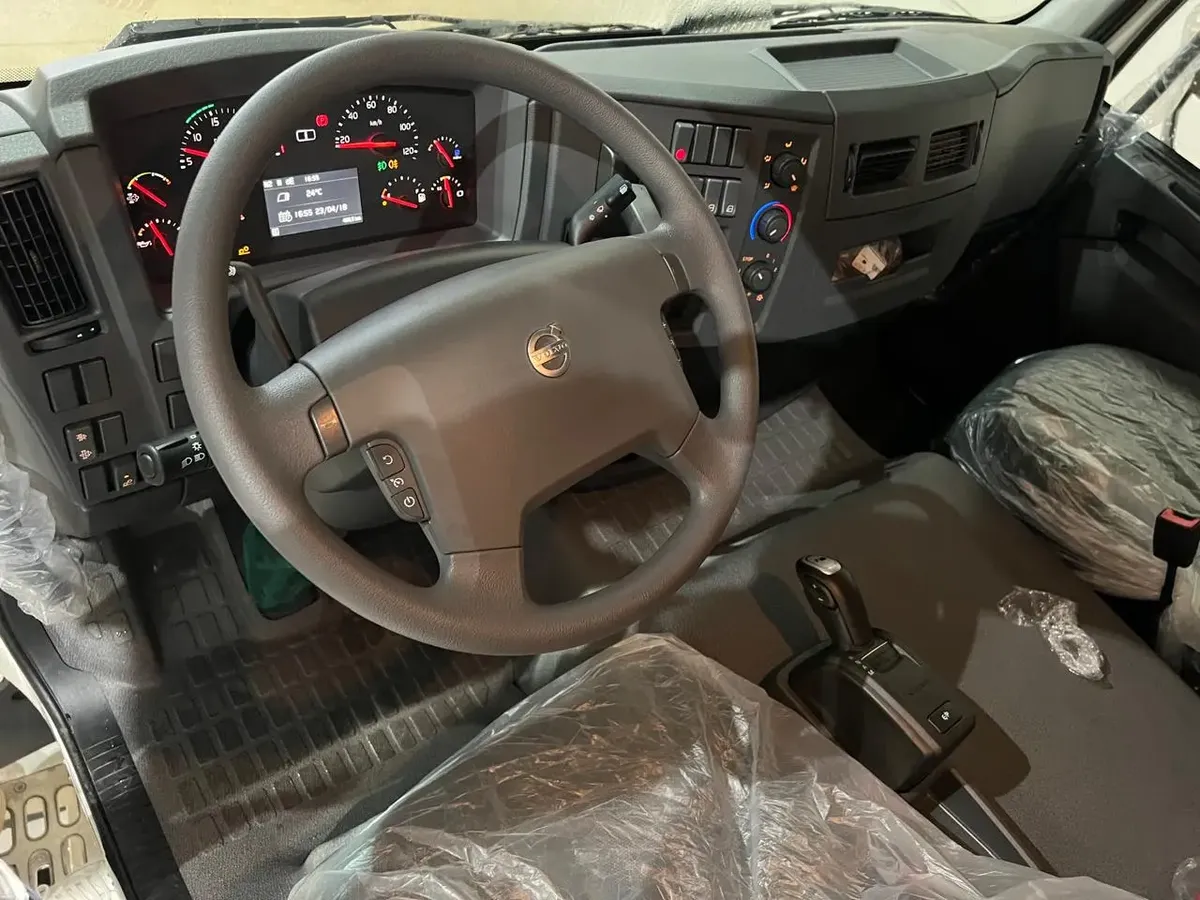 VOLVO VM 290 LX 2027 MD 480 + GUINCHO