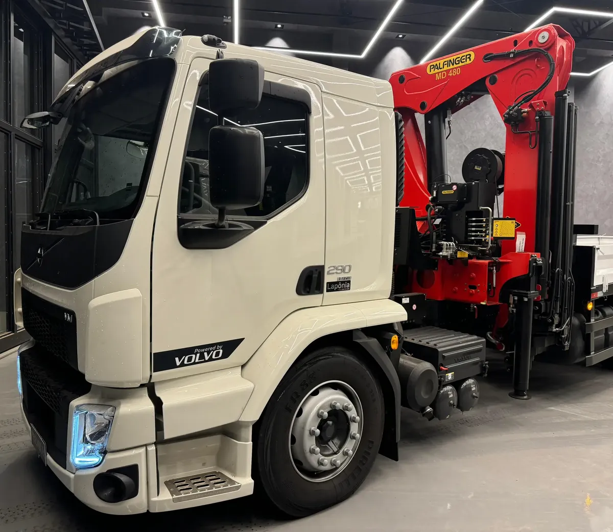 VOLVO VM 290 LX 2027 MD 480 + GUINCHO