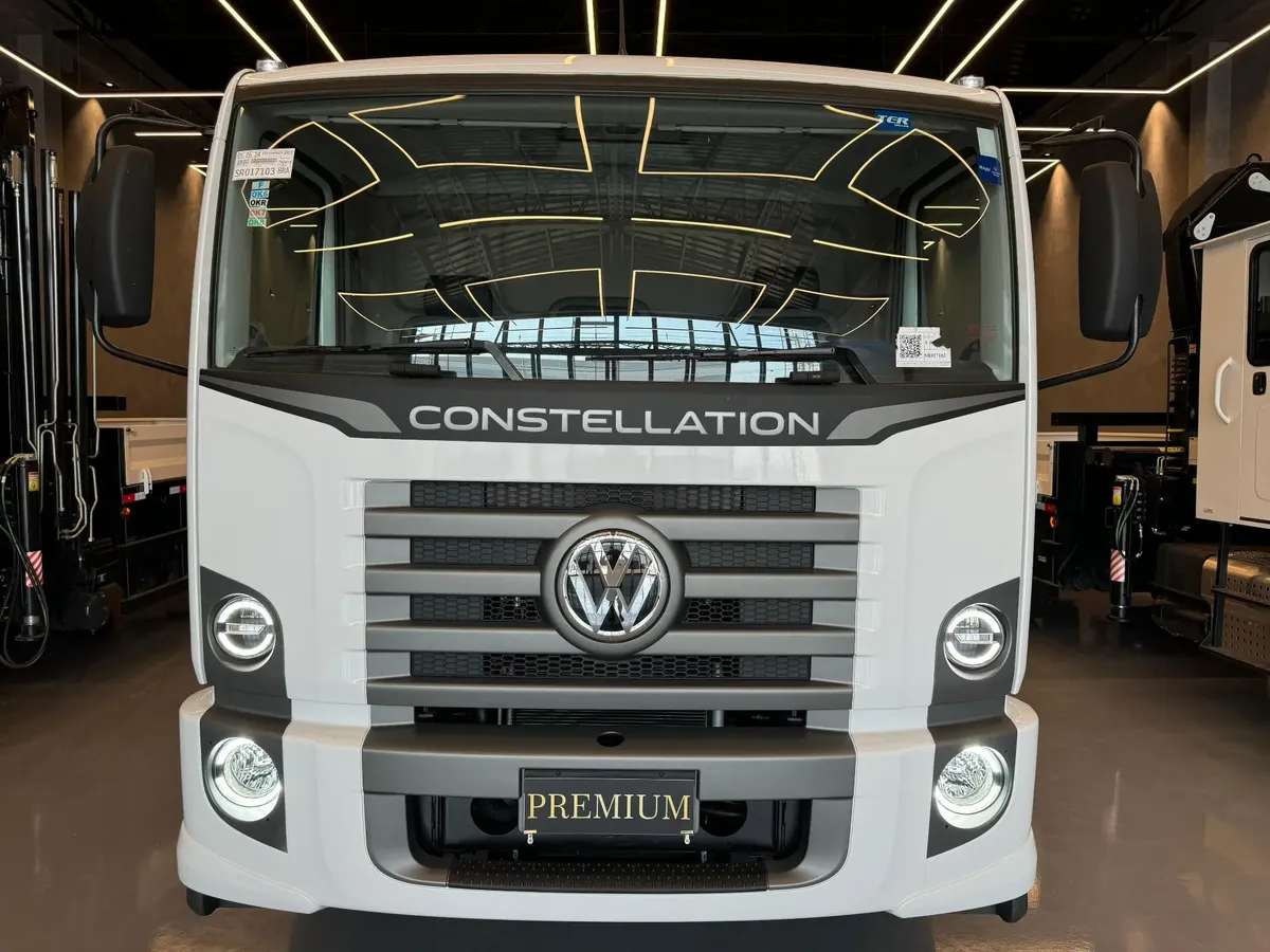 VW CONSTELLATION COM GUINDASTE ARGOS 17.210